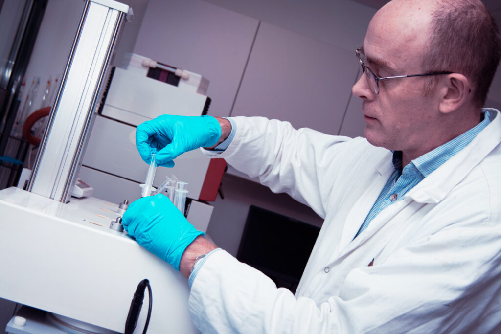 Expert en développement analytique, galénique et production d’excipients - Holopharm